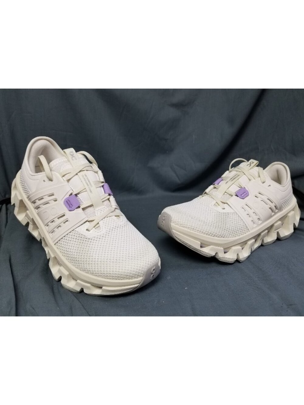On Running Cloudswift Amp Ivory/Ghost 3WG10393588 Women's Size 7.5 NEW NO BOX!